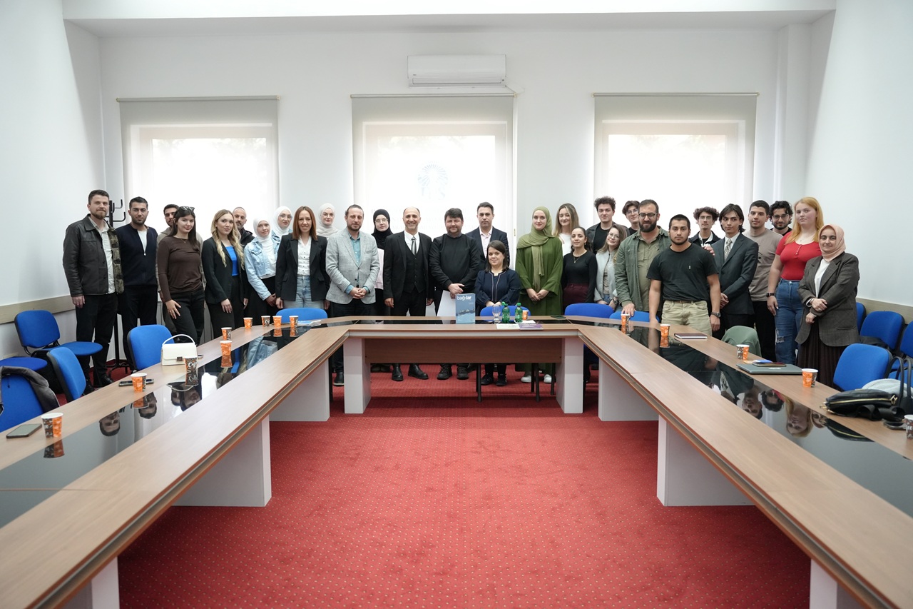 Öykü Yazarı Ali Işık, IUS’ta Edebiyat ve Hikâye Anlatıcılığı Hakkında Konuştu Öykü Yazarı Ali Işık, IUS’ta Edebiyat ve Hikâye Anlatıcılığı Hakkında Konuştu