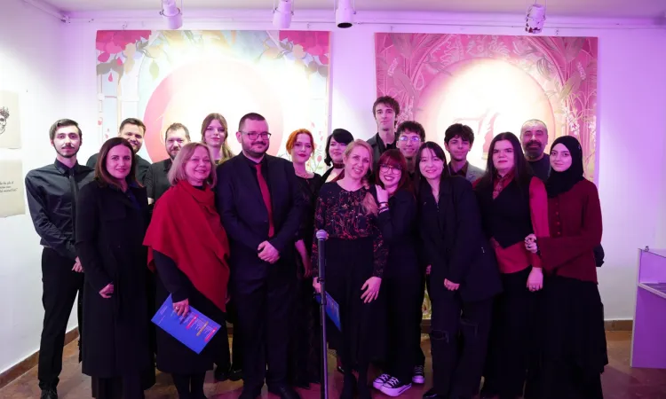 Casus: interdisciplinarna izložba IUS-a o globalnom patosu i lokalnom kara-sevdahu